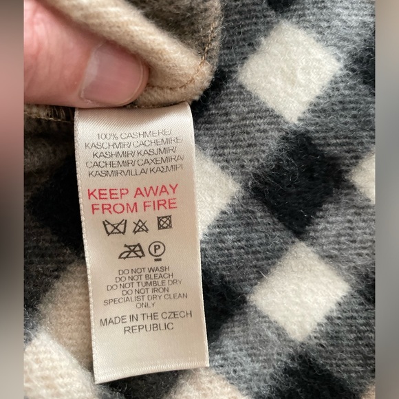 Burberry scarf - Picture 6 of 9